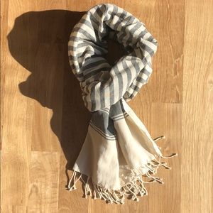 Oversized Gray and Cream scarf